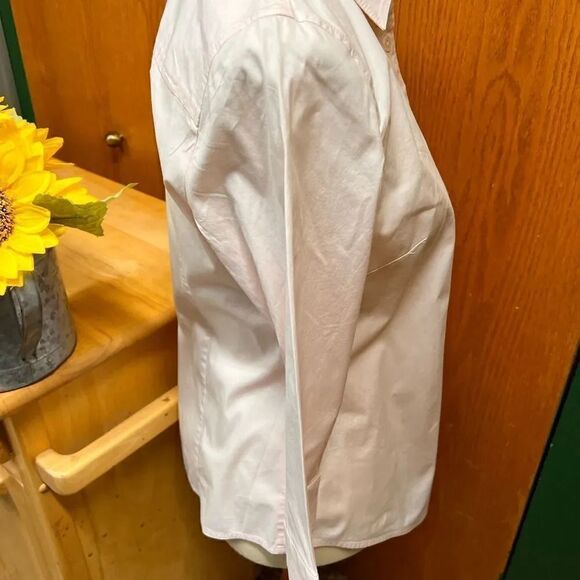 EUC J. Crew 3/4 Sleeve Light Pink Button Down Top #14 - Picture 4 of 10